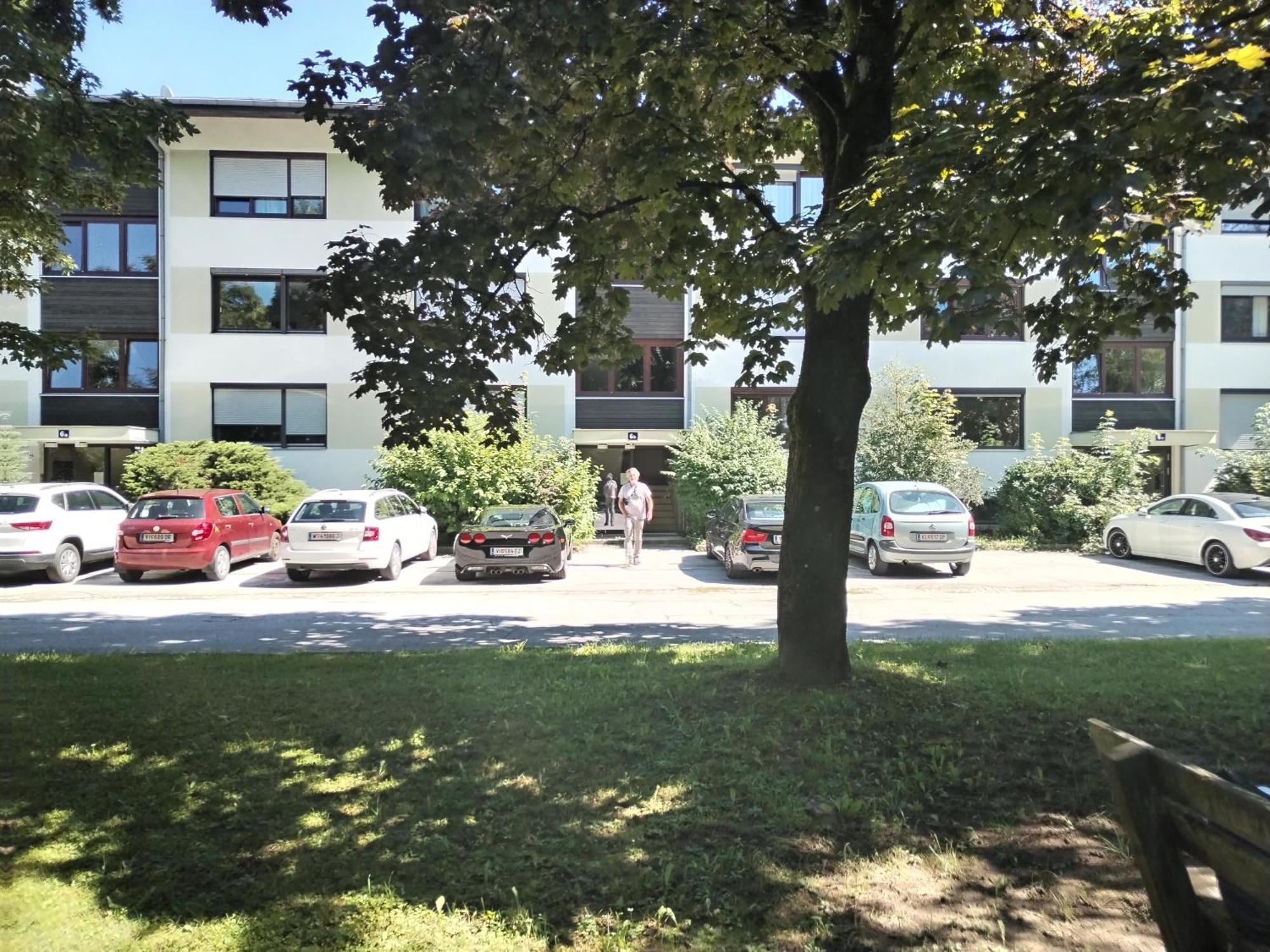 Waldeslust Warmbad Mit Balkon Und Privatem Parkplatz Apartamento Villach Exterior foto